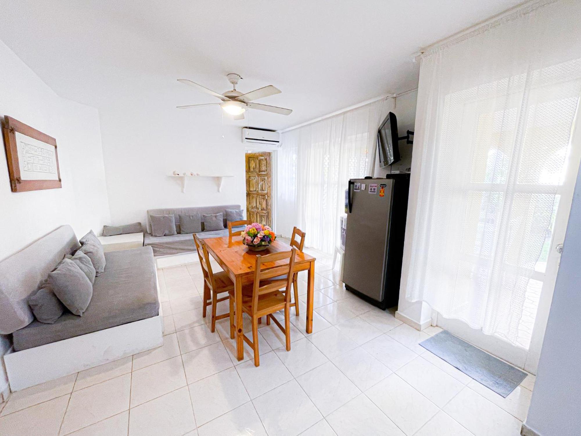 Sunny Seascape Villas & Aparts Hotel Wifi Bbq Los Corales Bavaro Beach Club & Spa Пунта Кана Екстериор снимка