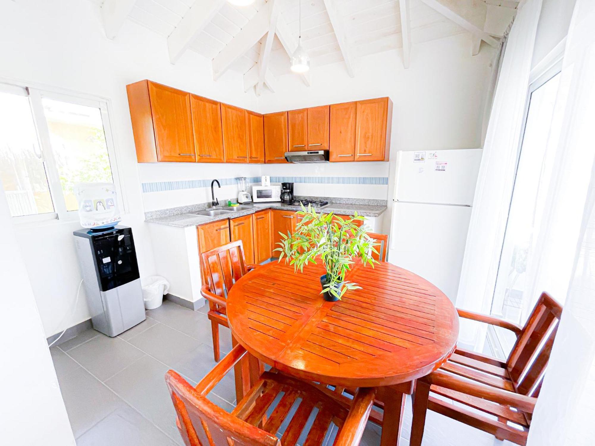 Sunny Seascape Villas & Aparts Hotel Wifi Bbq Los Corales Bavaro Beach Club & Spa Пунта Кана Екстериор снимка